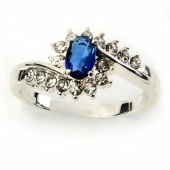 Brand new 😉 Ashley-Cooper Jewelry & ⌚ Watches Ashley Cooper™ Silver Oval Montana Ring With Clear Stones 🥰