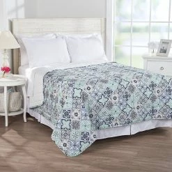 Cheap 🎁 Ashley-Cooper Quilts & Bedspreads Ashley Cooper™ Medallion Tile Print Quilt 🤩